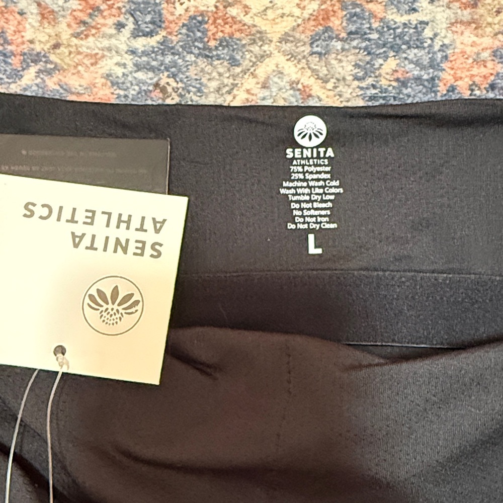 Senita Athletics Black Crop Top - Picture 2 of 3